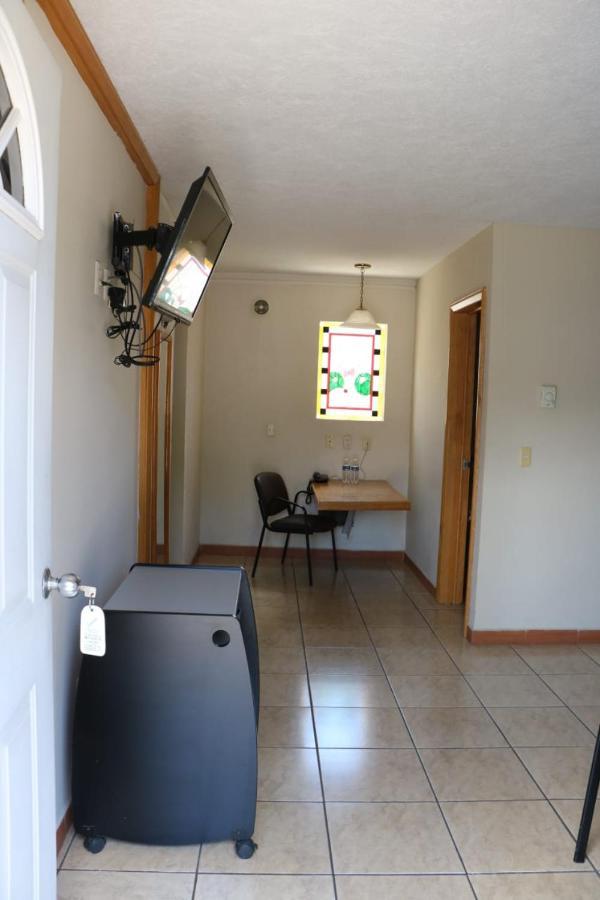 Cypres Hotel & Suites Zapopan Buitenkant foto