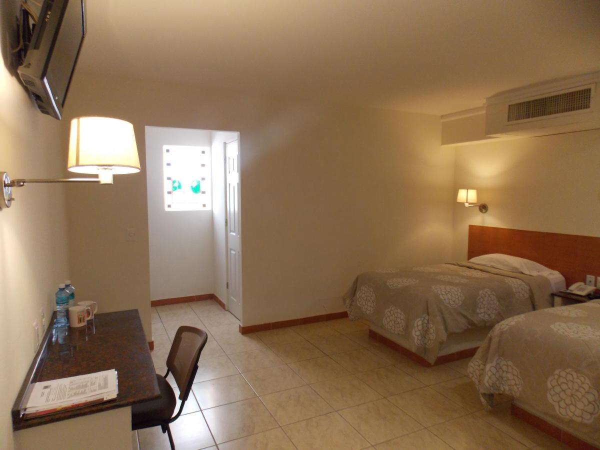 Cypres Hotel & Suites Zapopan Buitenkant foto